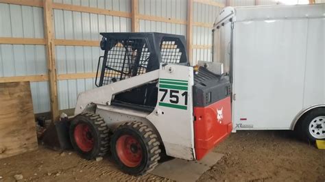 bobcat 751 oil capacity